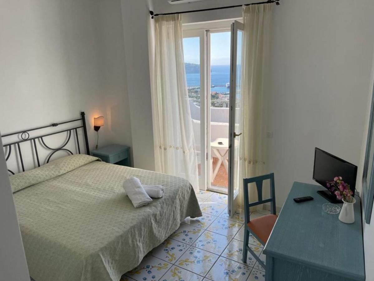 Hotel Residence - Parco Mare Monte Casamicciola Terme Ruang foto